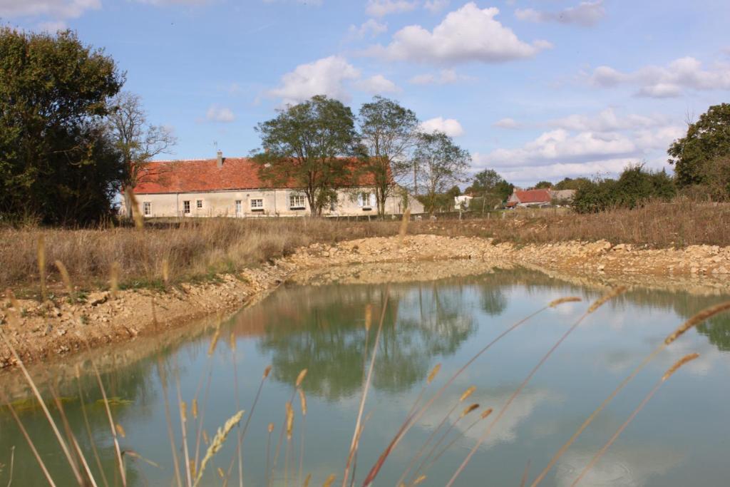 Gite De La Maison Fort Vereaux ภายนอก รูปภาพ